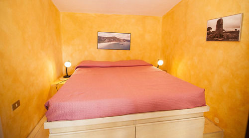Domus 1 Apartment